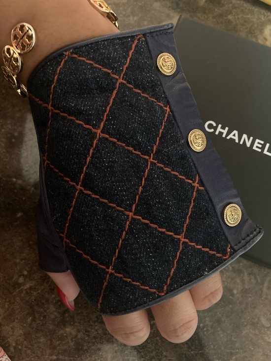 CHANEL Handbags - 🔥 CHANEL Navy Quilted Denim and Lambskin fingerless gloves Rare